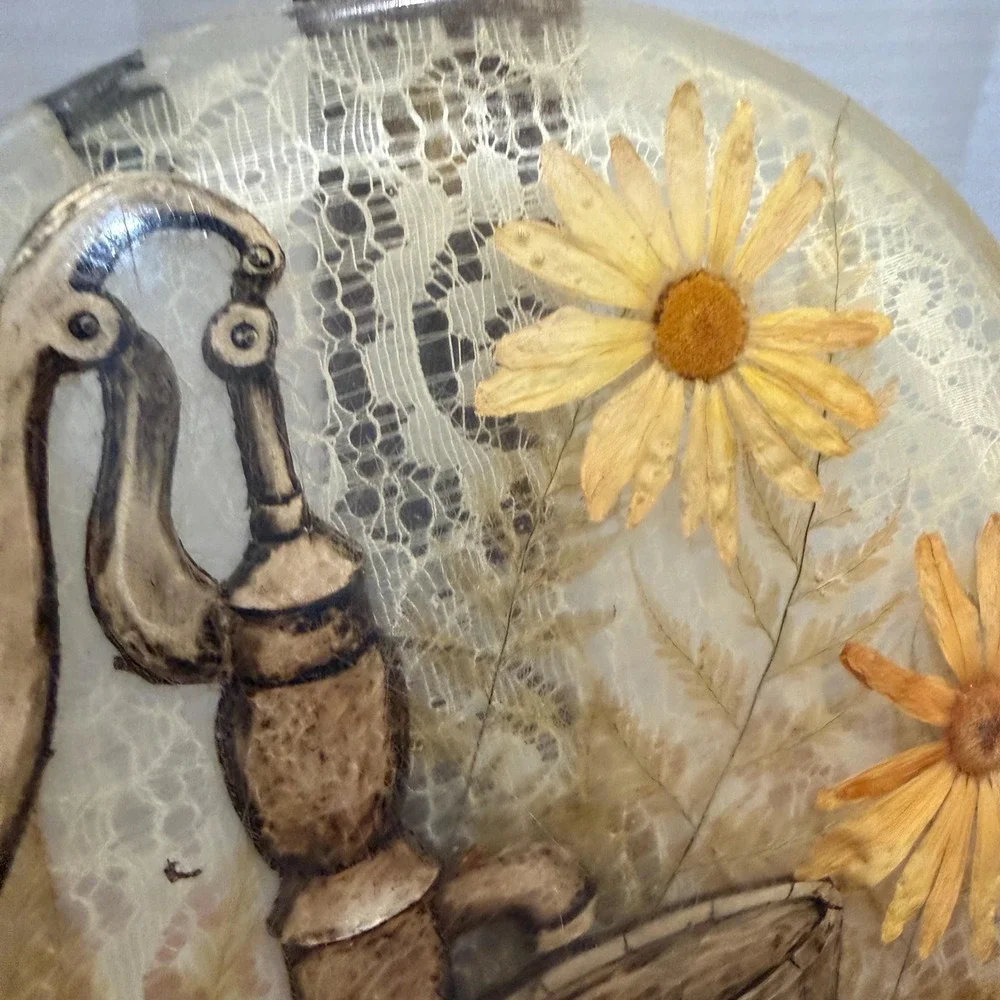 Vintage Lucite Resin‎ Trivet Hand Painted Water Pump Daisies Cottagecore 8